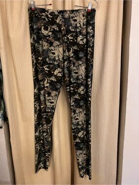 EEVEE 3x-5x soft floral stretchy hi rise leggings